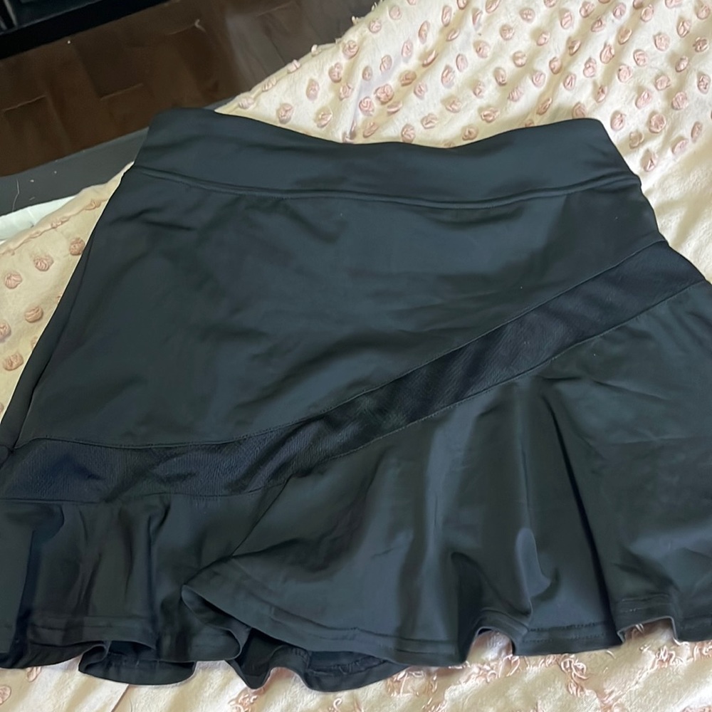 black Ekouaer mini skirt!